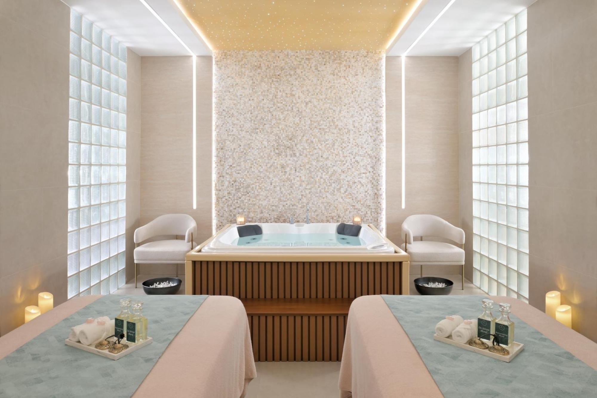 Swissotel Al Murooj 5*