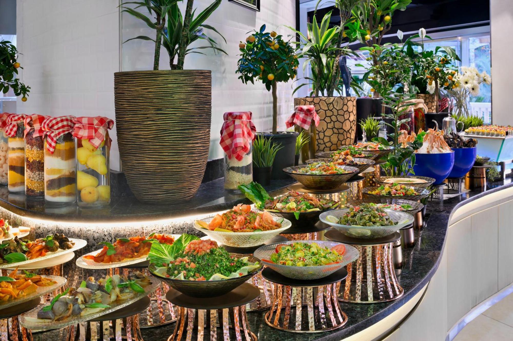 Swissotel Al Murooj Hotel 5*