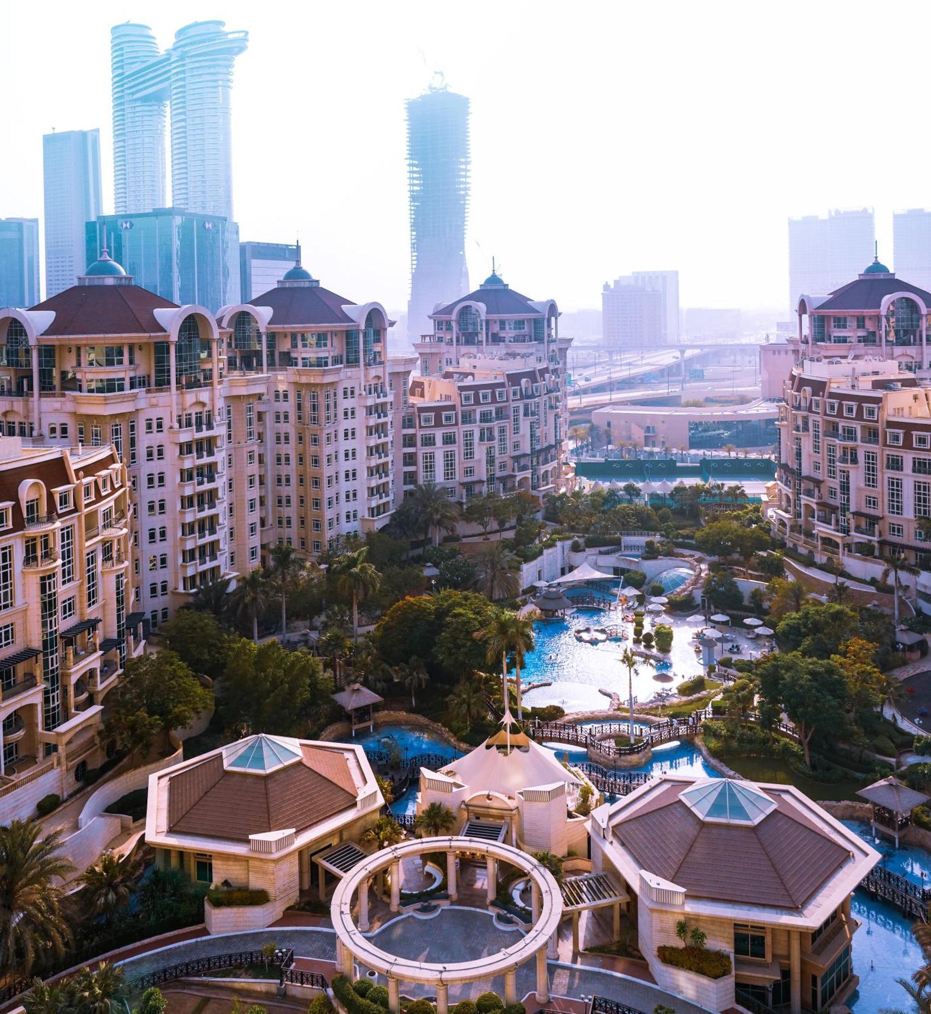 Swissotel Al Murooj 5*