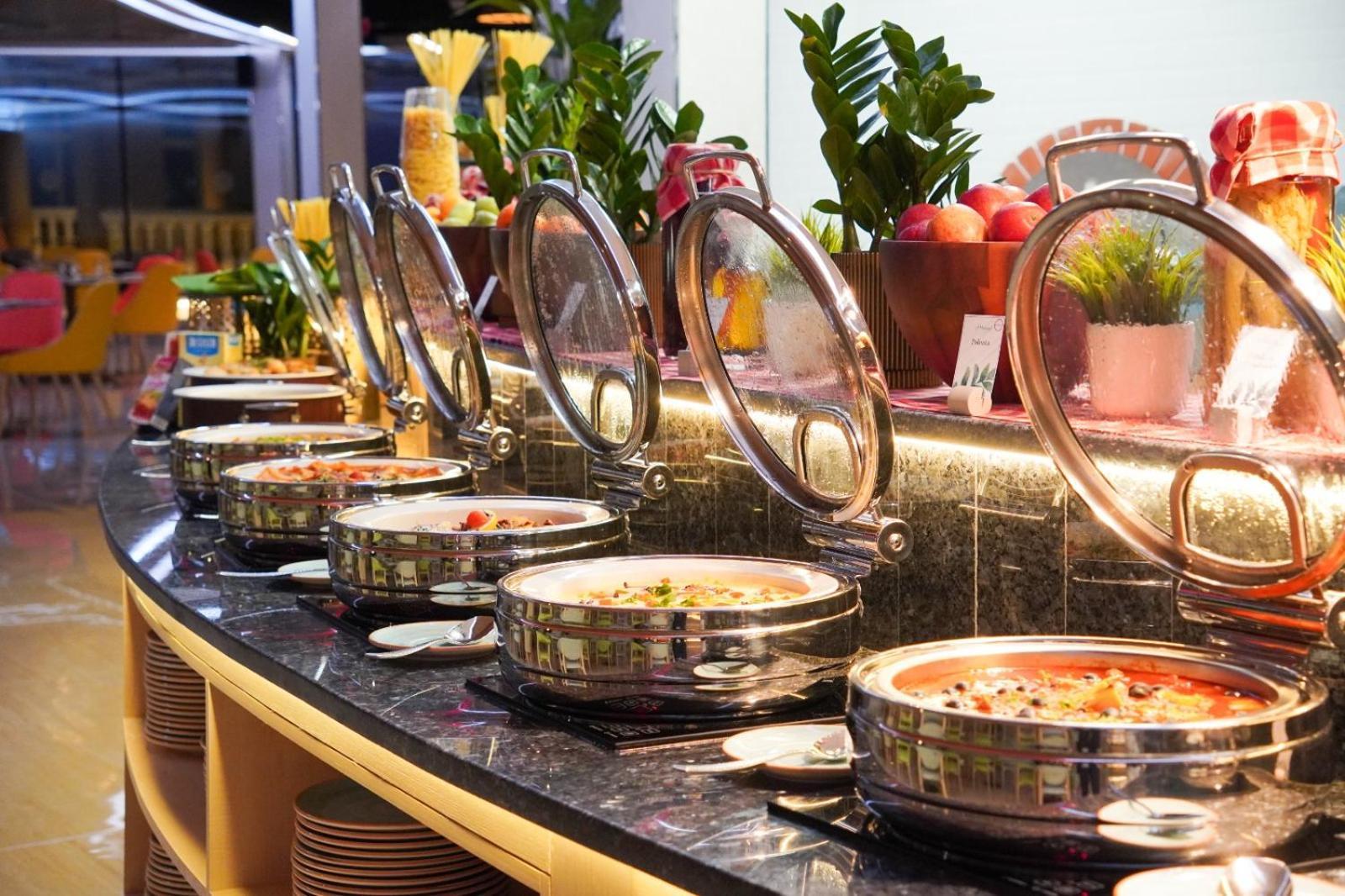 Swissotel Al Murooj Dubai